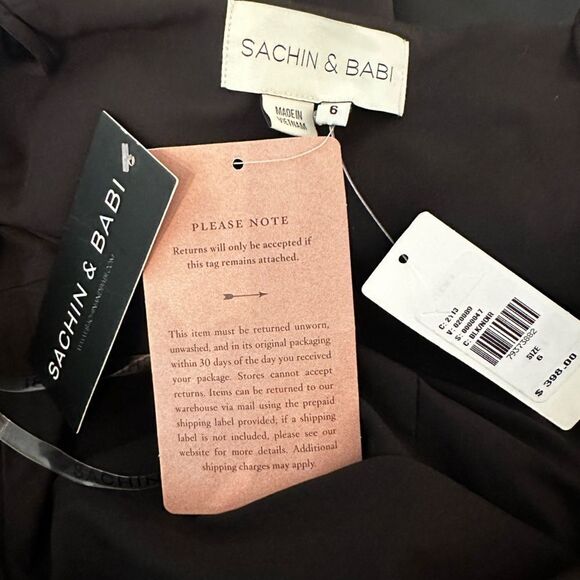 NWT Sachin & Babi Hadley V-Neck
Back-Bow Empire Gown - Picture 8 of 8